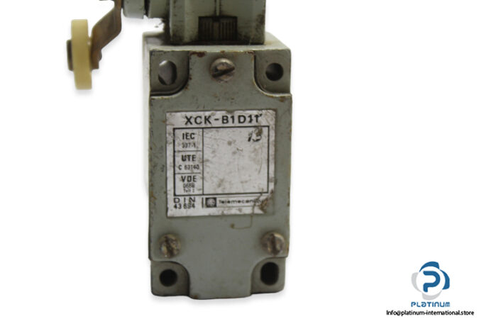 telemecanique-xck-b1d11-limit-switch-1