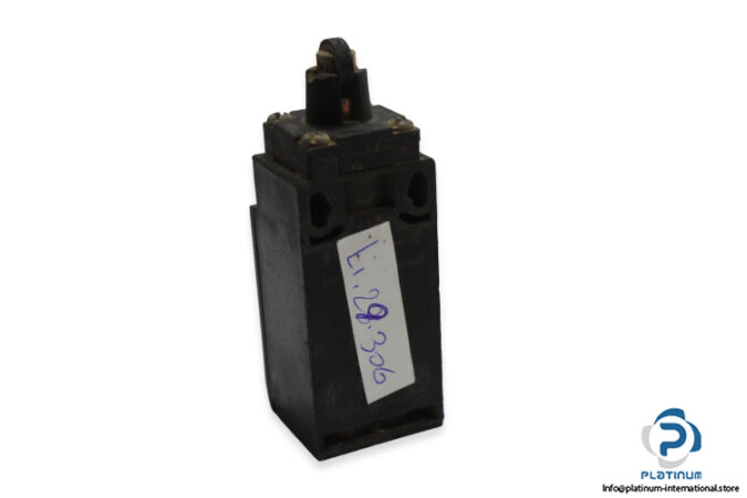 telemecanique-xck-p102-limit-switch-1