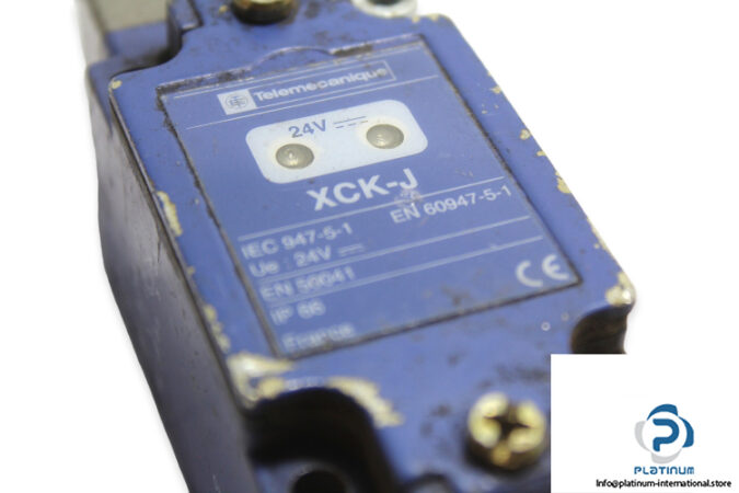 telemecanique-xckj167d-sc144-limit-switch-3