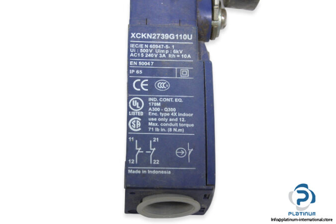 telemecanique-xckn2739g110u-limit-switch-1