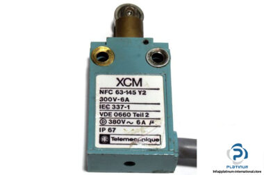 telemecanique-xcm-a102-limit-switch-2