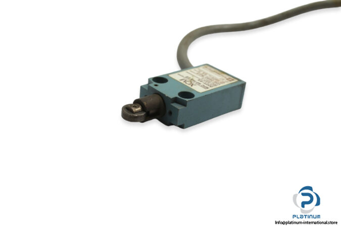 telemecanique-xcm-a1022-limit-switch-without-cable-1
