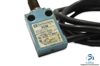 telemecanique-xcm-f102-limit-switch-1