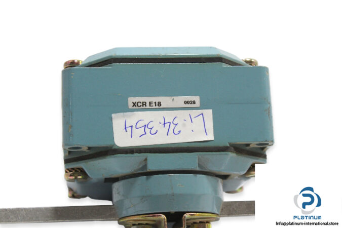 telemecanique-xcr-e18-limit-switch-1