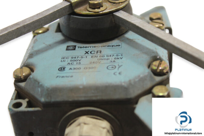 telemecanique-xcr-f334085-limit-switch-2