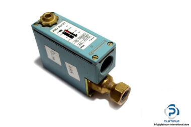 telemecanique-XMJ-A0127-pressure-switch
