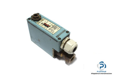 telemecanique-XMJ-A1607-pressure-switch