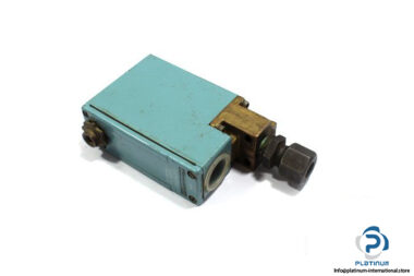 telemecanique-XMJ-A300-pressure-switch