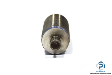 telemecanique-xs1-m30pa370d-inductive-sensor-1