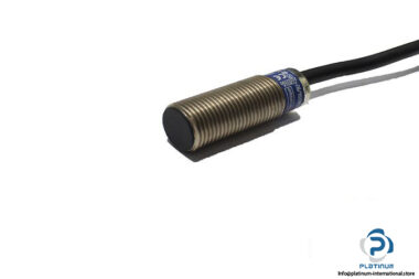 telemecanique-xs1-n12pa340-inductive-sensor-1