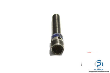 telemecanique-xs1m08pa370d-inductive-sensor-1