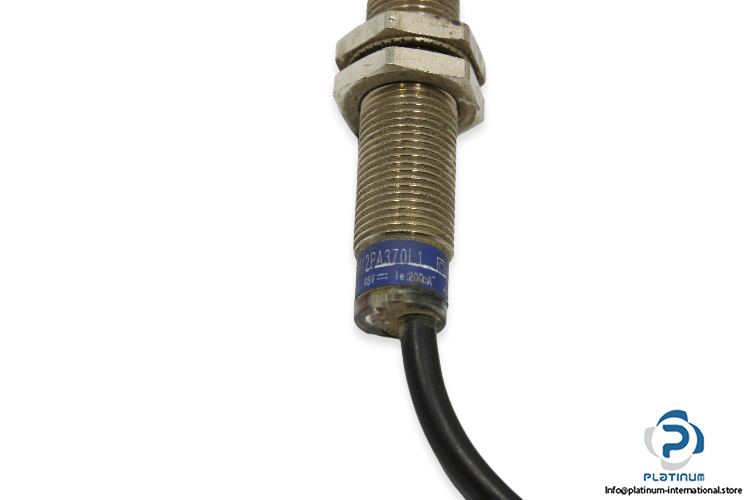 telemecanique-xs1m12pa370l1-inductive-sensor-3