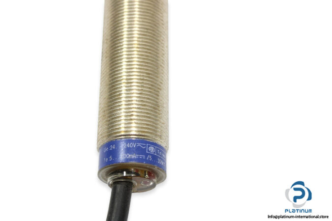 telemecanique-xs1m18mb230-inductive-sensor-4