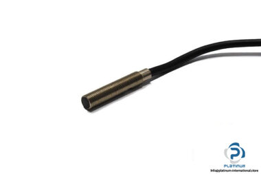 telemecanique-xs1n05pa310-inductive-sensor-1