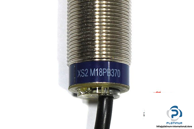 telemecanique-xs2m18pb370-inductive-sensor-1