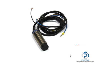 telemecanique-XS2M18PB370-inductive-sensor