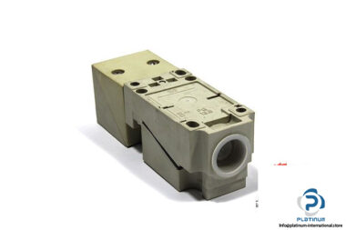 telemecanique-xs8-c40dp210-inductive-sensor-1