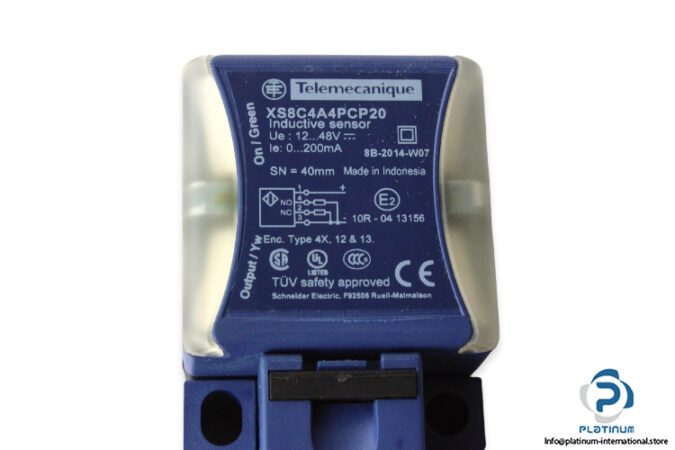 telemecanique-xs8c4a4pcp20-inductive-proximity-sensor-3
