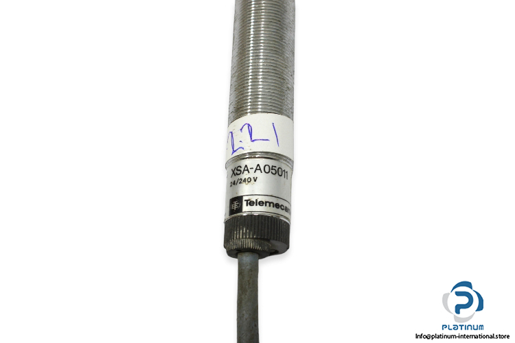 telemecanique-xsa-a05011-inductive-sensor-2