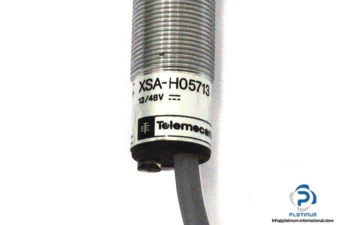 telemecanique-xsa-h05713-inductive-sensor-1