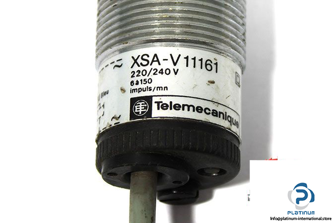 telemecanique-xsb-a10611-inductive-sensor-1
