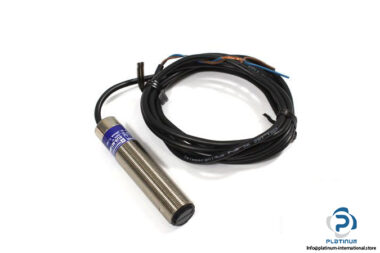 telemecanique-XU5-M18MA230-photoelectric-diffuse-sensor