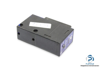 telemecanique-XUJ-M06031-photoelectric-reflex-sensor