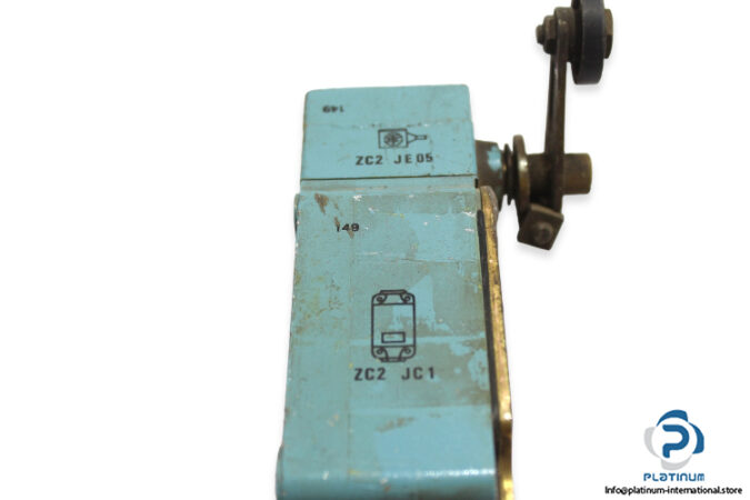 telemecanique-zc2-jc1_zc2-je05-limit-switch-used-2