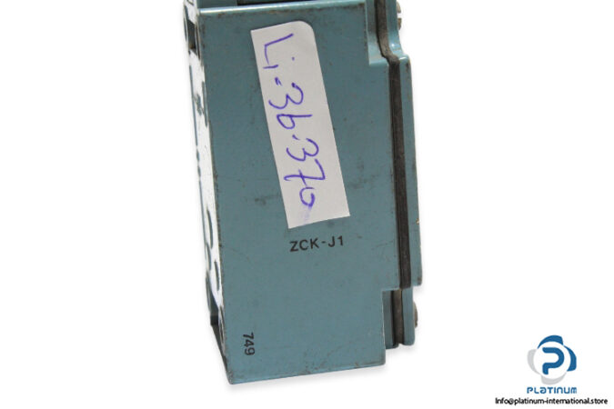 telemecanique-zck-j1_zck-e62-limit-switch-2