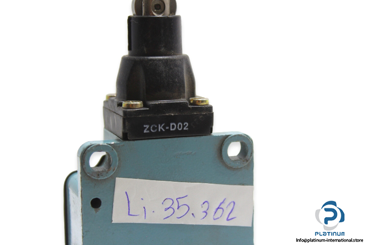 telemecanique-zck-m1_zck-d02-limit-switch-used-1