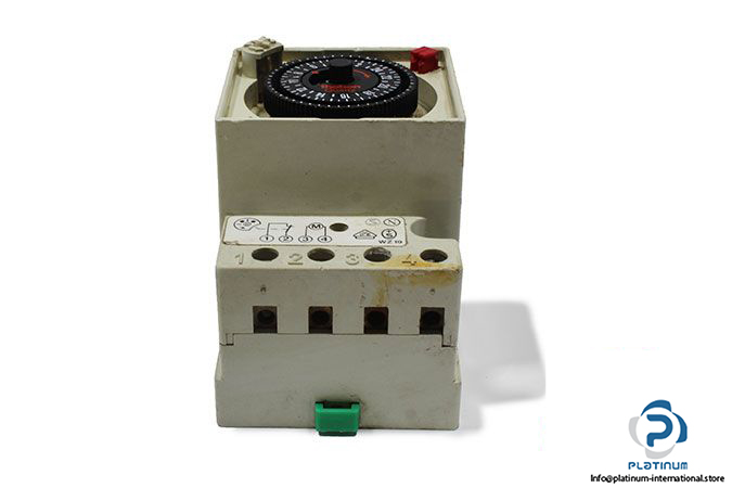 theben-sul-188-a-analogue-time-switch-1