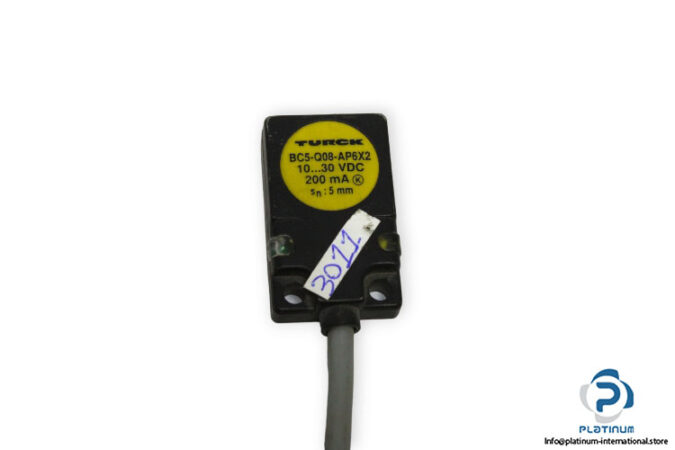 turck-BC5-Q08-AP6X2-Capacitive-sensor-used-2