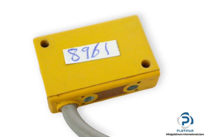 turck-BI2-Q12-AP6X-0.2-RSV4-inductive-sensor-(used)-2