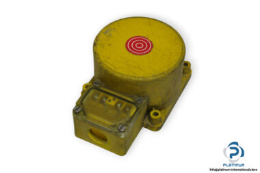 turck-NI60-K90SR-BZ3X-inductive-sensor-(used)