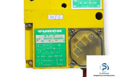 turck-NI60R-S32STS-UP6X-inductive-sensor-used-2