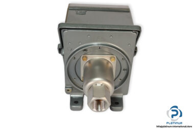 ue-J402-S146B-pressure-switch-new-2