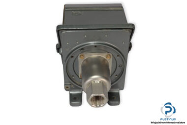 ue-J402-S146B-pressure-switch-used-2