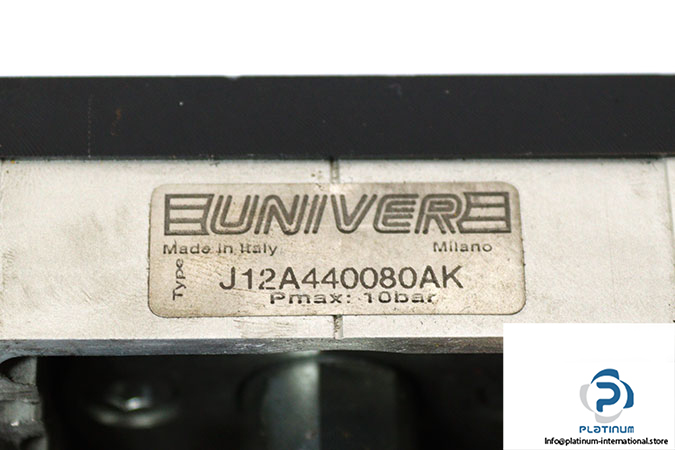 univer-K2000400080M-pneumatic-cylinder-(used)-1