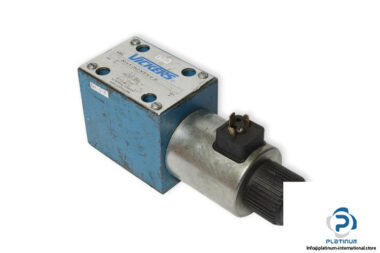 vickers-DG4V-5-2ALJ-M-U-H-6-20-solenoid-operated-directional-valve-used