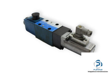Vickers-DG4V-3-2A-M-S6-U-H7-60-solenoid-operated-directional-valve