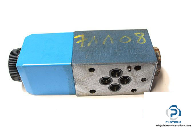 vickers-dg4v-3-2a-m-u-a6-60-solenoid-operated-directional-valve-3