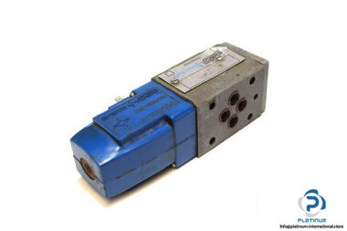 vickers-dg4v-3-2a-u-h-10-s300-solenoid-operated-directional-valve-3