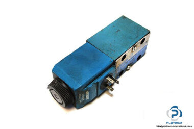 vickers-DG4V-3-2A-VM-U-H7-60-solenoid-operated-directional-valve