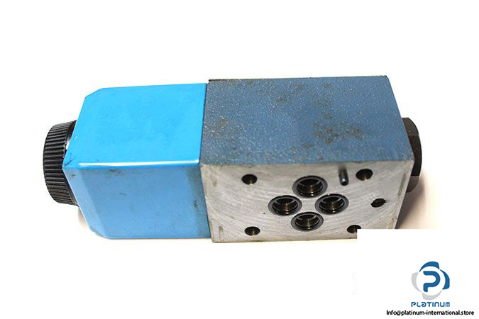 vickers-dg4v-3-2b-m-u-a7-60-solenoid-operated-directional-valve-3