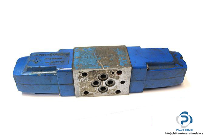 vickers-dg4v-3-2c-u-h-20-s300-solenoid-operated-directional-valve-2