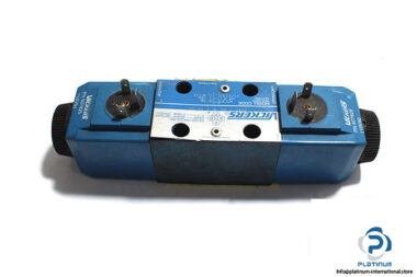 vickers-dg4v-3-6c-m-u-a6-60-solenoid-operated-directional-valve-1