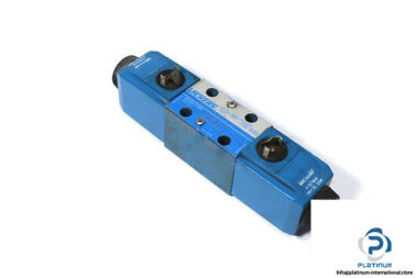 Vickers-DG4V-3-6N-M-U-H7-60-solenoid-operated-directional-valve