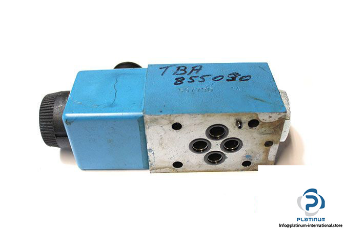 vickers-dg4v-3s-2a-mu-a5-50-solenoid-operated-directional-valve-3