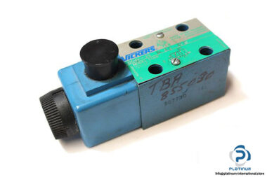 vickers-DG4V-3S-2A-MU-A5-60-solenoid-operated-directional-valve