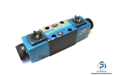 vickers-DG4V-3S-6C-VM-U-C5-60-solenoid-operated-directional-valve